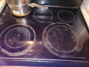 A Simple Household Method for Keeping Your Oven Clean and Fresh