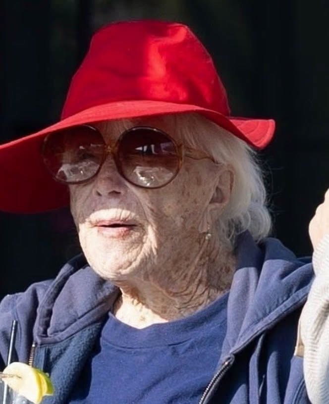 Golden Years, Golden Glow: 91-Year-Old Hollywood Icon Soaks Up Malibu Life. (Before/After Photos)