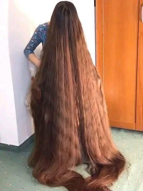 She Didn’t Cut Her Hair for 25 Years—Then She Made a Choice That Left Everyone Stunned