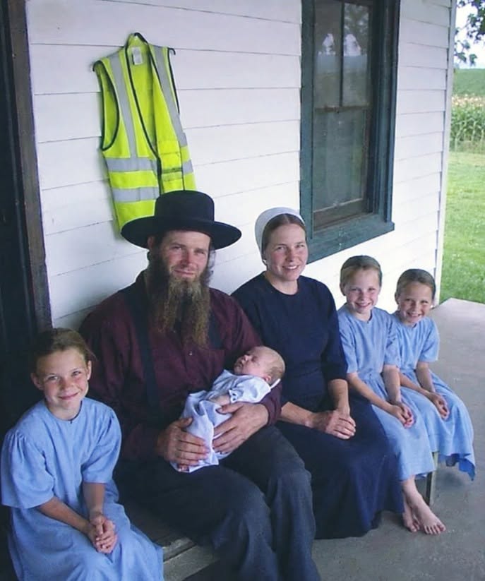 An Old Family Photograph Revealed an Unexpected Detail Behind a Long-Unanswered Disappearance